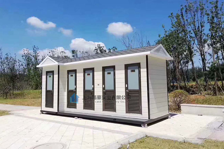 廁所的細部設(shè)計，扶手與廁所卷紙！